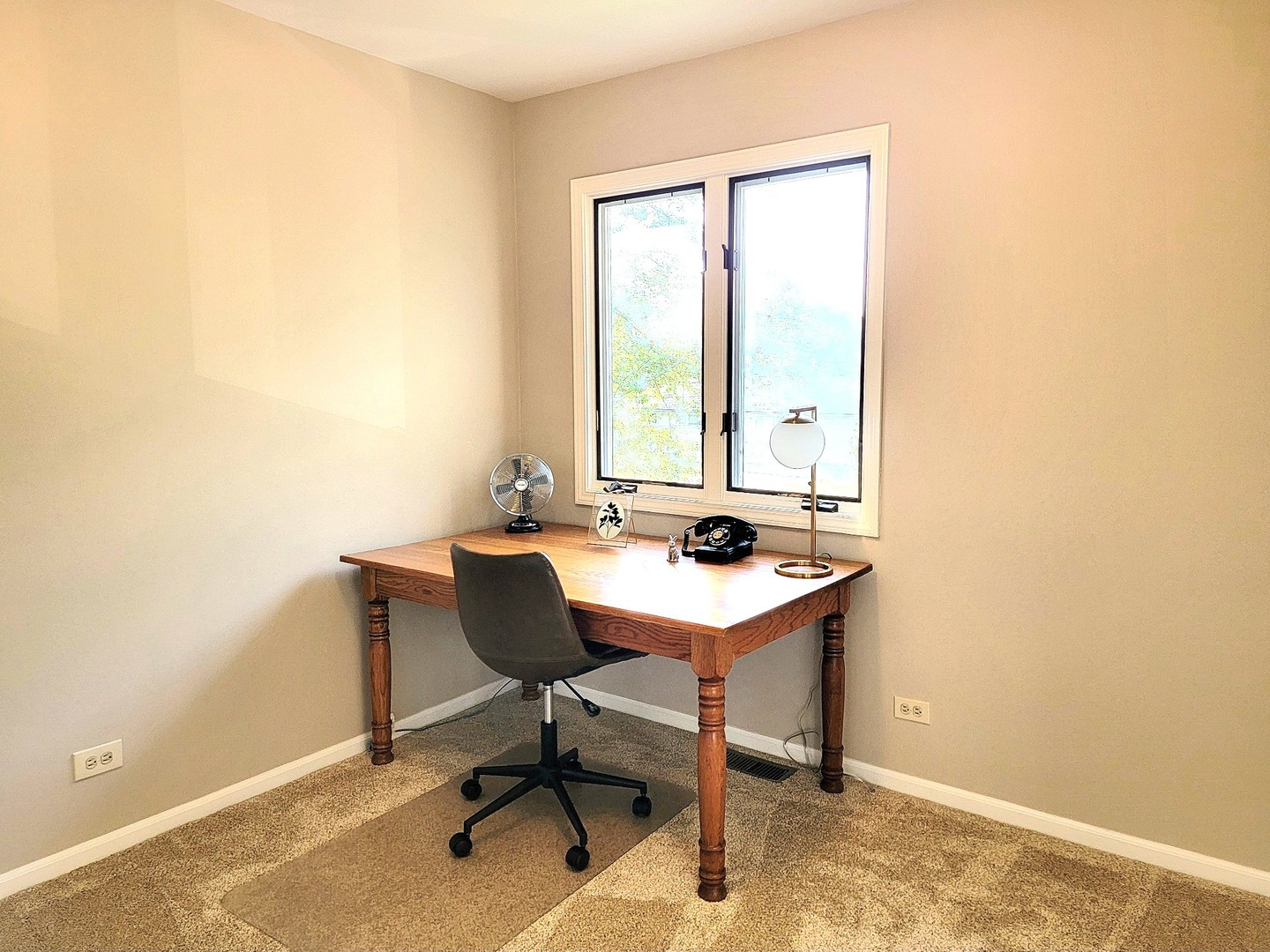 205 Countryside Lane Lindenhurst, IL 60046 - Photo 18 of 33 a view of a workspace with a window