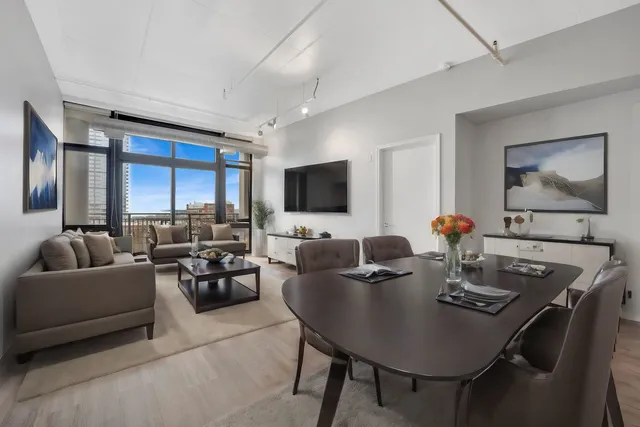 $3,000 | 212 East Cullerton Street, Unit 700, Chicago, IL 60616