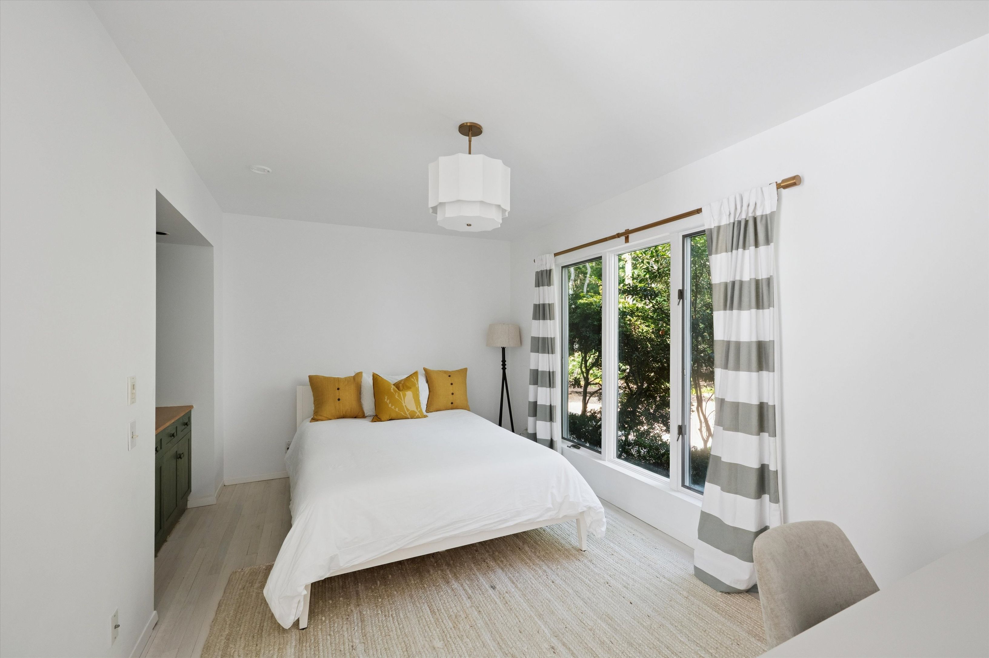 14 Livery Lane East Hampton, NY 11937 - Photo 17 of 32