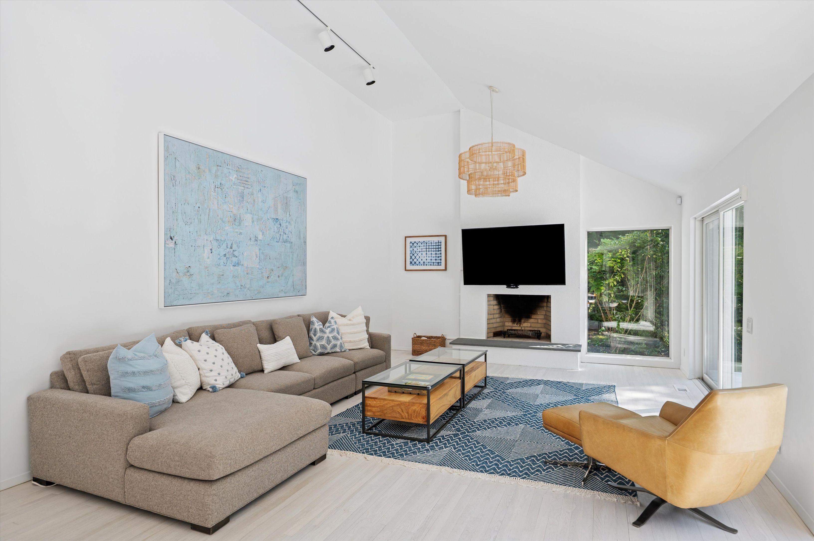 14 Livery Lane East Hampton, NY 11937 - Photo 5 of 32