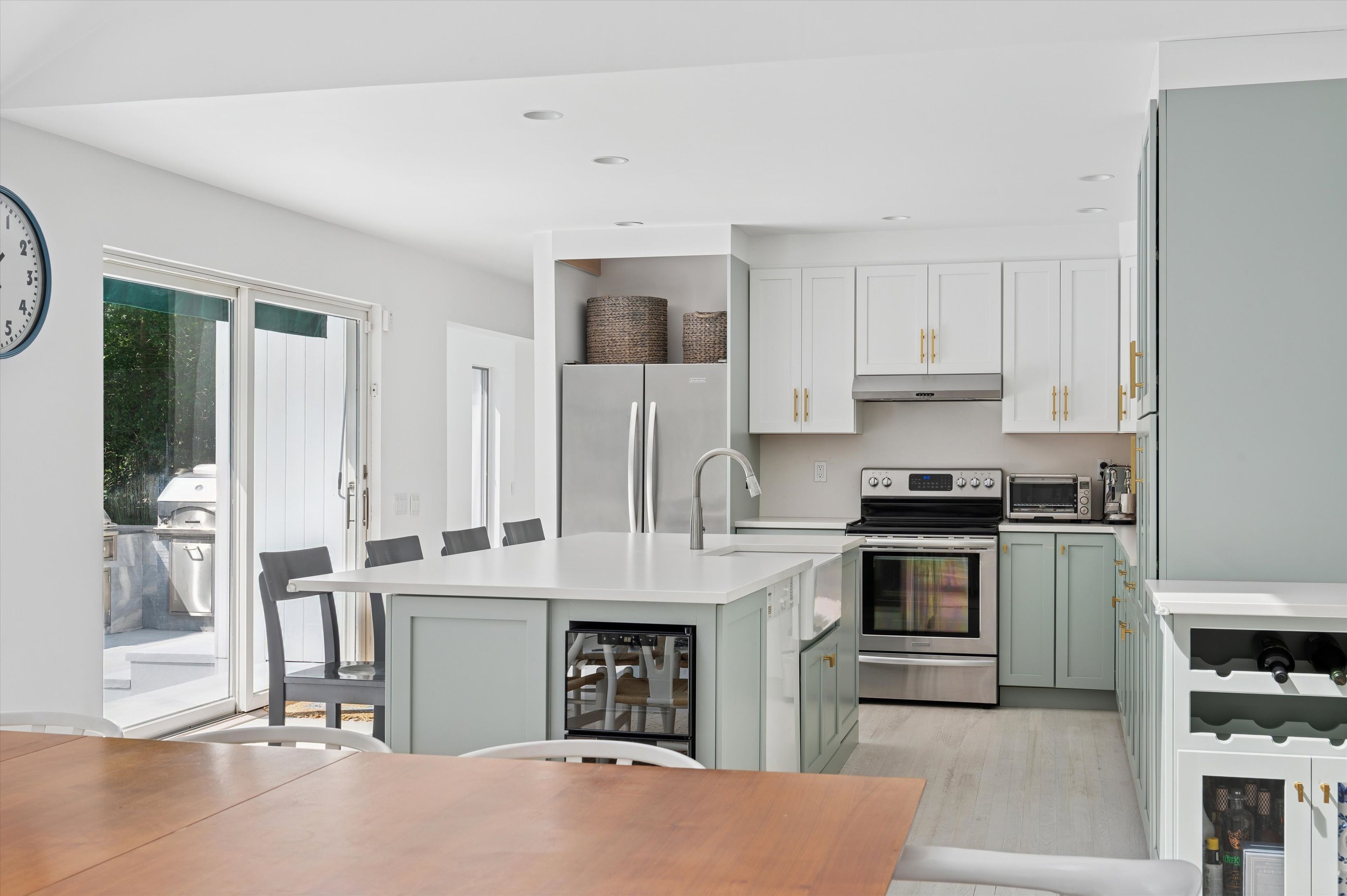 14 Livery Lane East Hampton, NY 11937 - Photo 7 of 32