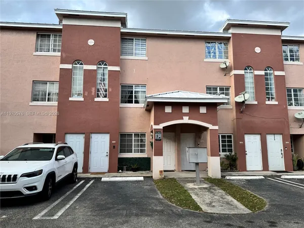$2,500 | 12035 Southwest 14th Street, Unit 108, Miami, FL 33184