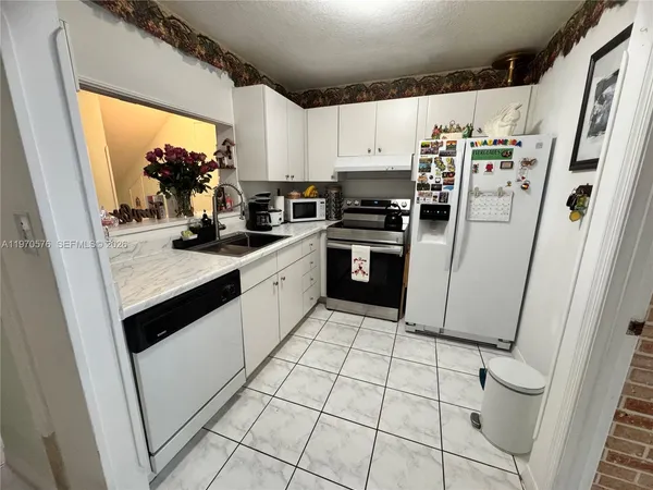 $2,500 | 12035 Southwest 14th Street, Unit 108, Miami, FL 33184