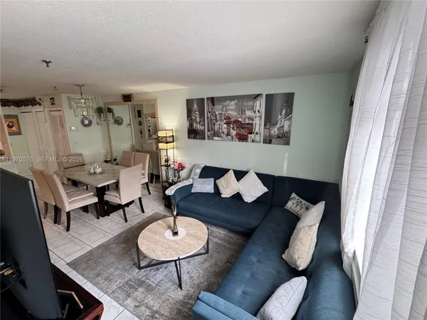 $2,500 | 12035 Southwest 14th Street, Unit 108, Miami, FL 33184