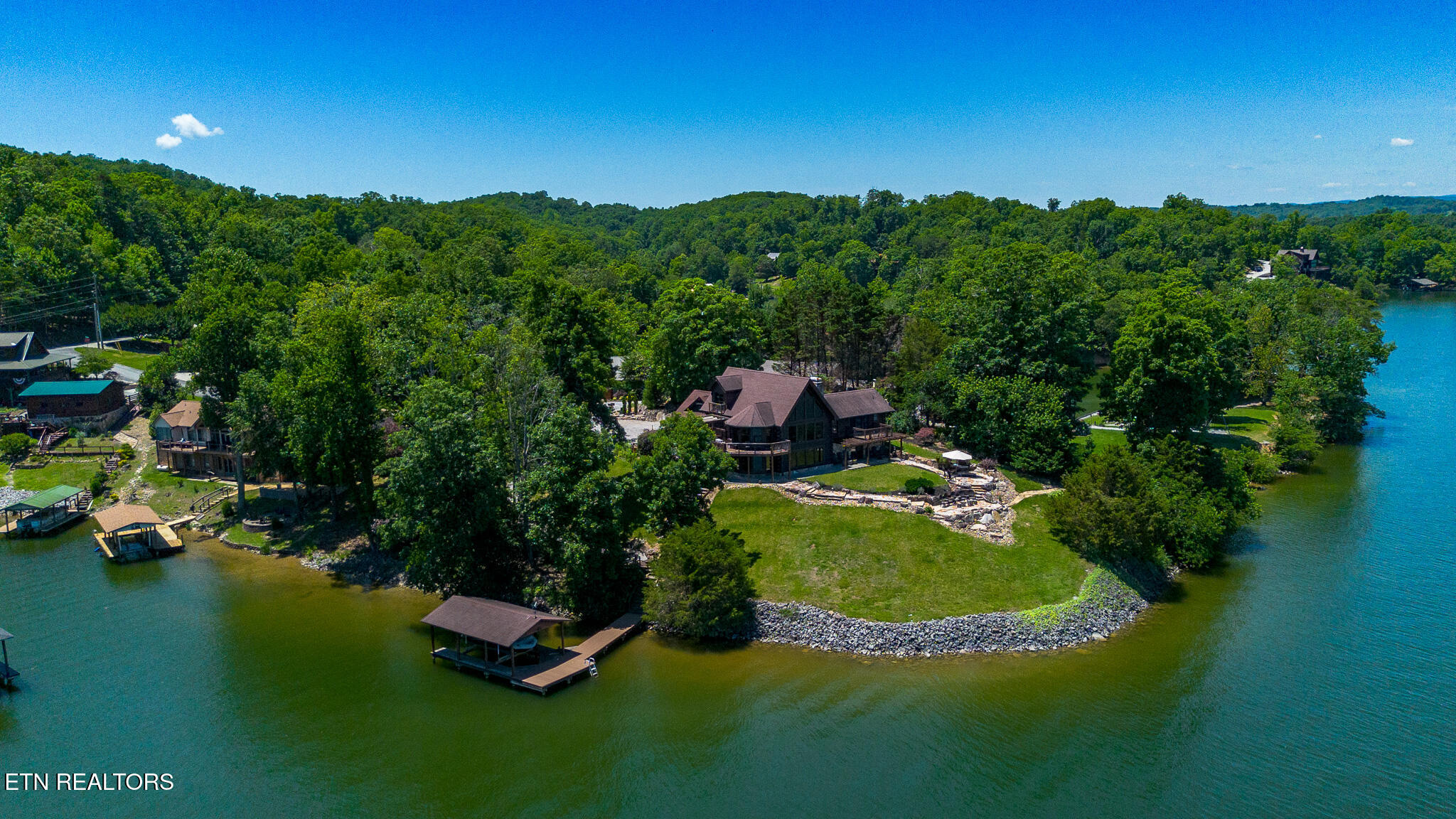114 Chickasaw Point Ten Mile, TN 37880 - Photo 4 of 60 DJI_0615-HDR