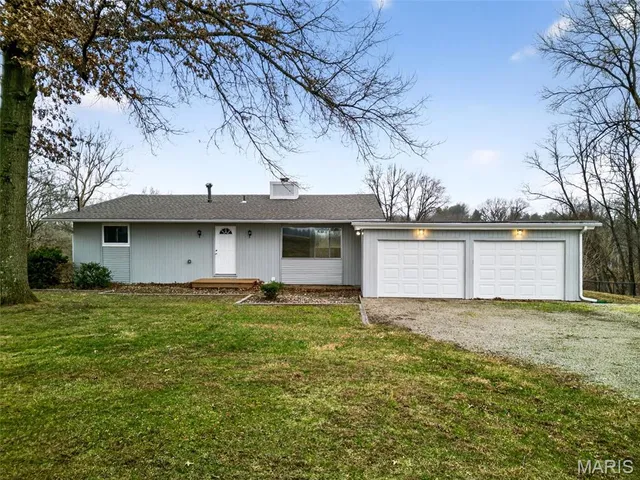 $252,900 | 2903 Airport Road, Godfrey, IL 62035