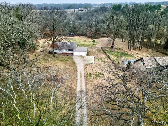 $252,900 | 2903 Airport Road, Godfrey, IL 62035