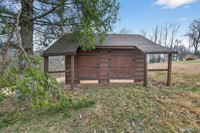 $252,900 | 2903 Airport Road, Godfrey, IL 62035