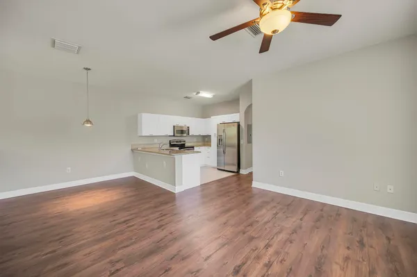 $2,050 | 40 Southeast Sedona Circle, Unit 202, Stuart, FL 34994