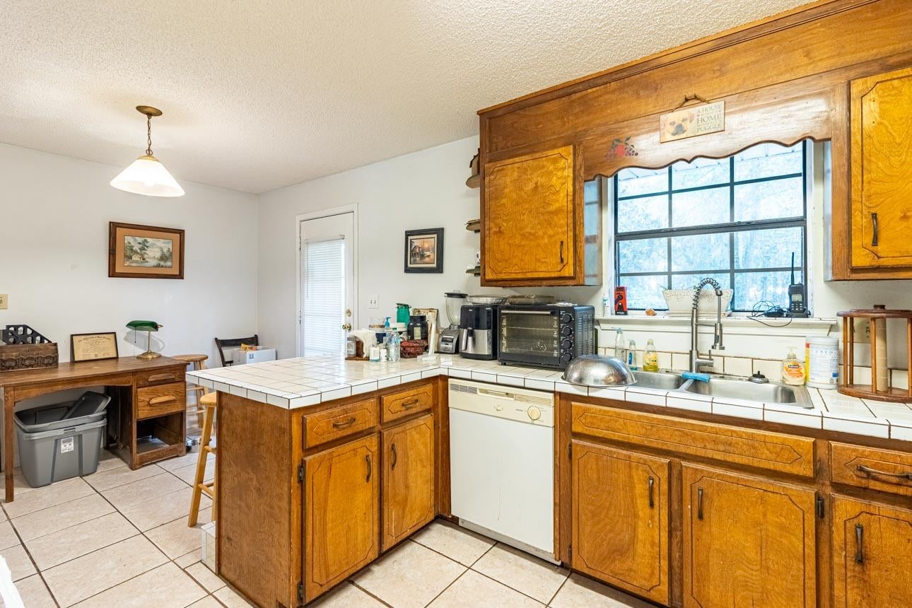 3075 Holley Point Road Navarre, FL 32566 - Photo 7 of 24 Gallery Image 7