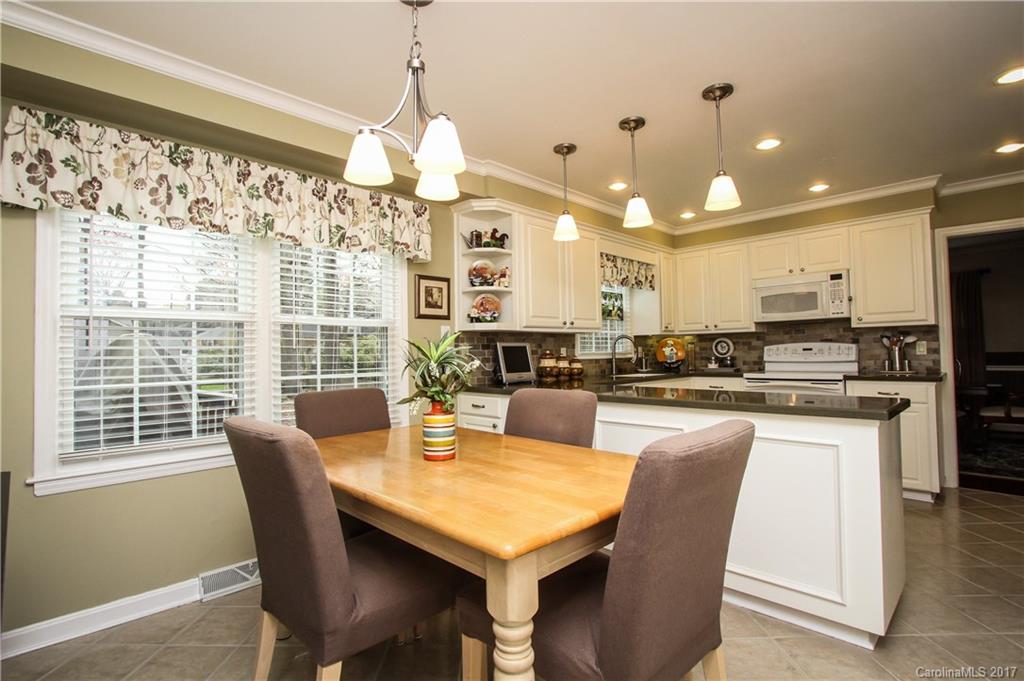 1016 Braeburn Road Charlotte, NC 28211 - Photo 8 of 24 Gallery Image 8