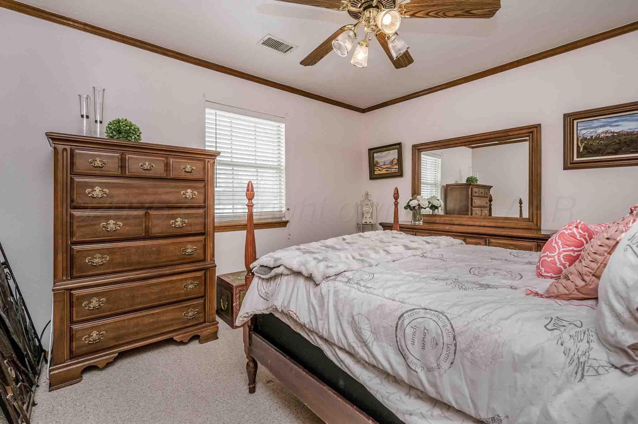 200 Tanglewood Drive Amarillo, TX 79118 - Photo 18 of 29 200 Tanglewood Dr. Guest Bedroom 2