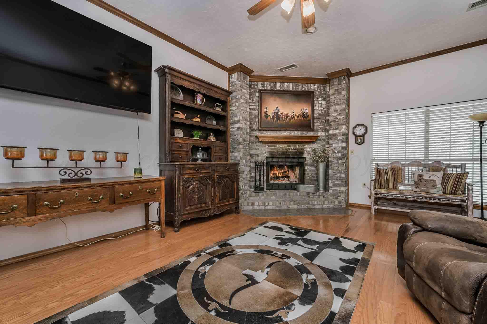 200 Tanglewood Drive Amarillo, TX 79118 - Photo 5 of 29 200 Tanglewood Dr. Living Room