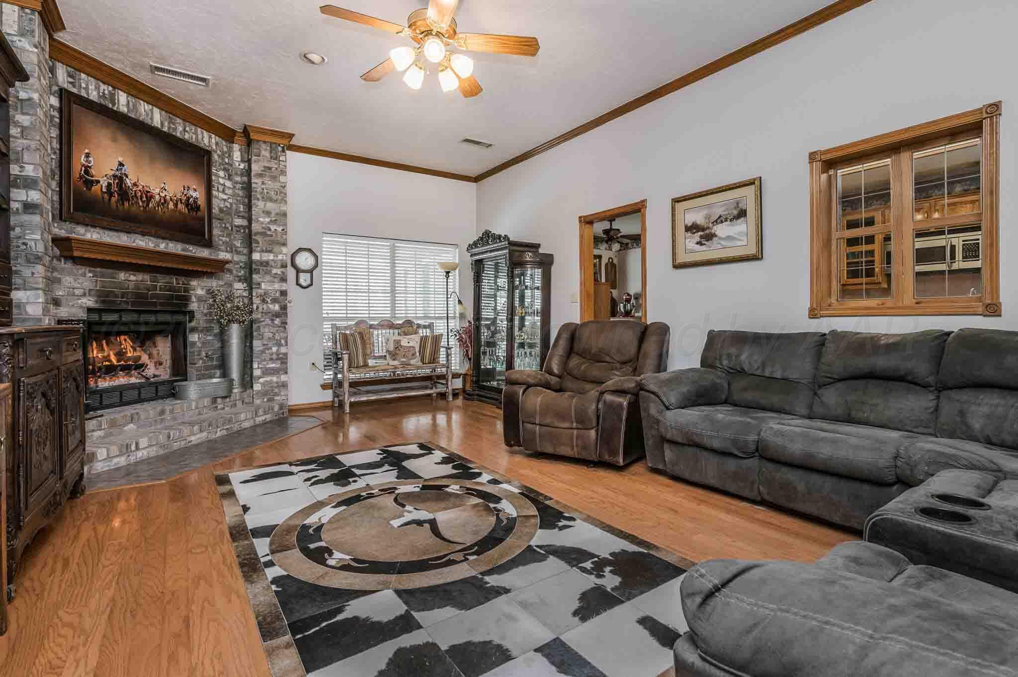 200 Tanglewood Drive Amarillo, TX 79118 - Photo 6 of 29 200 Tanglewood Dr. Living Room