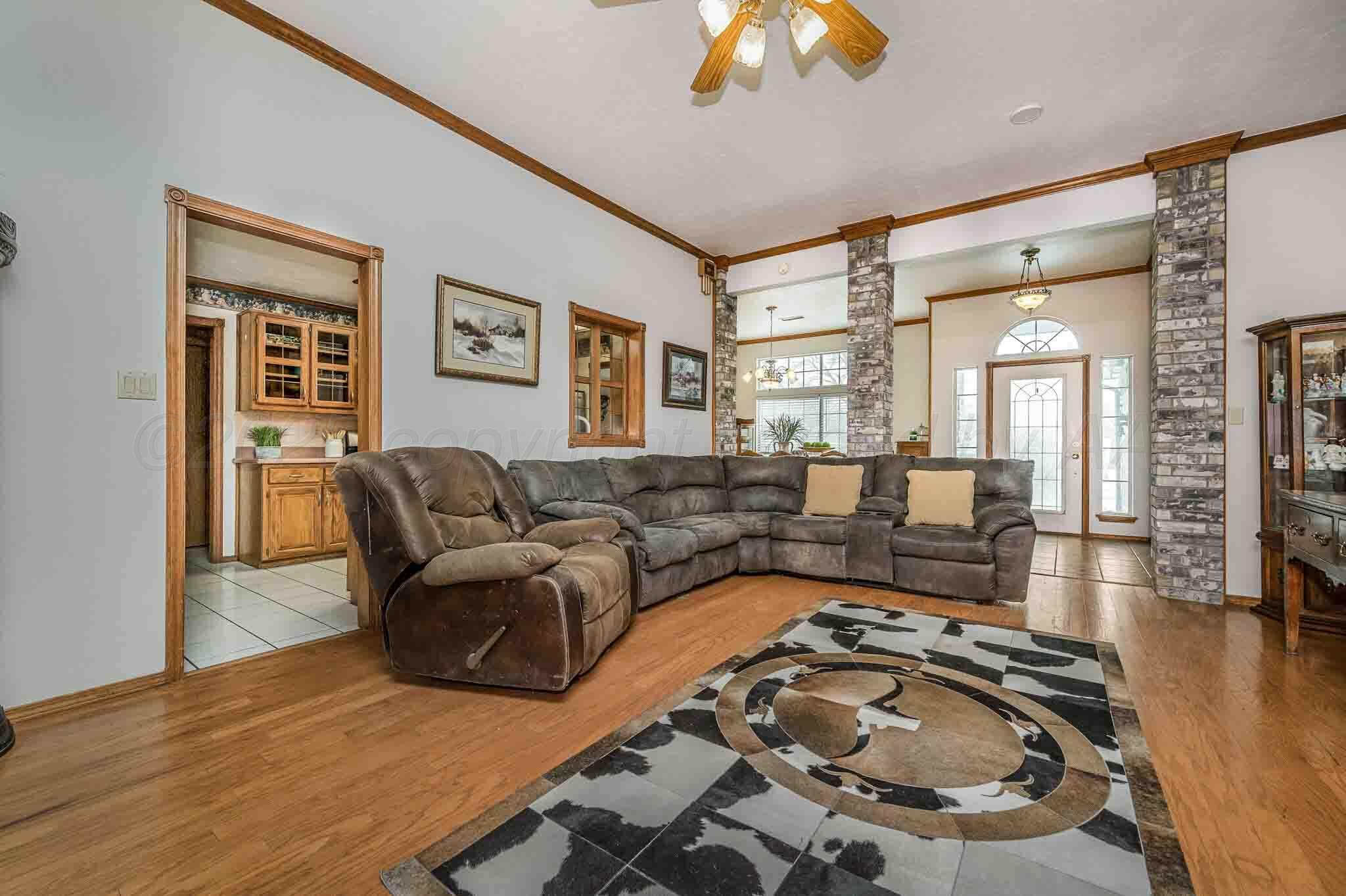 200 Tanglewood Drive Amarillo, TX 79118 - Photo 7 of 29 200 Tanglewood Dr. Living room View 2