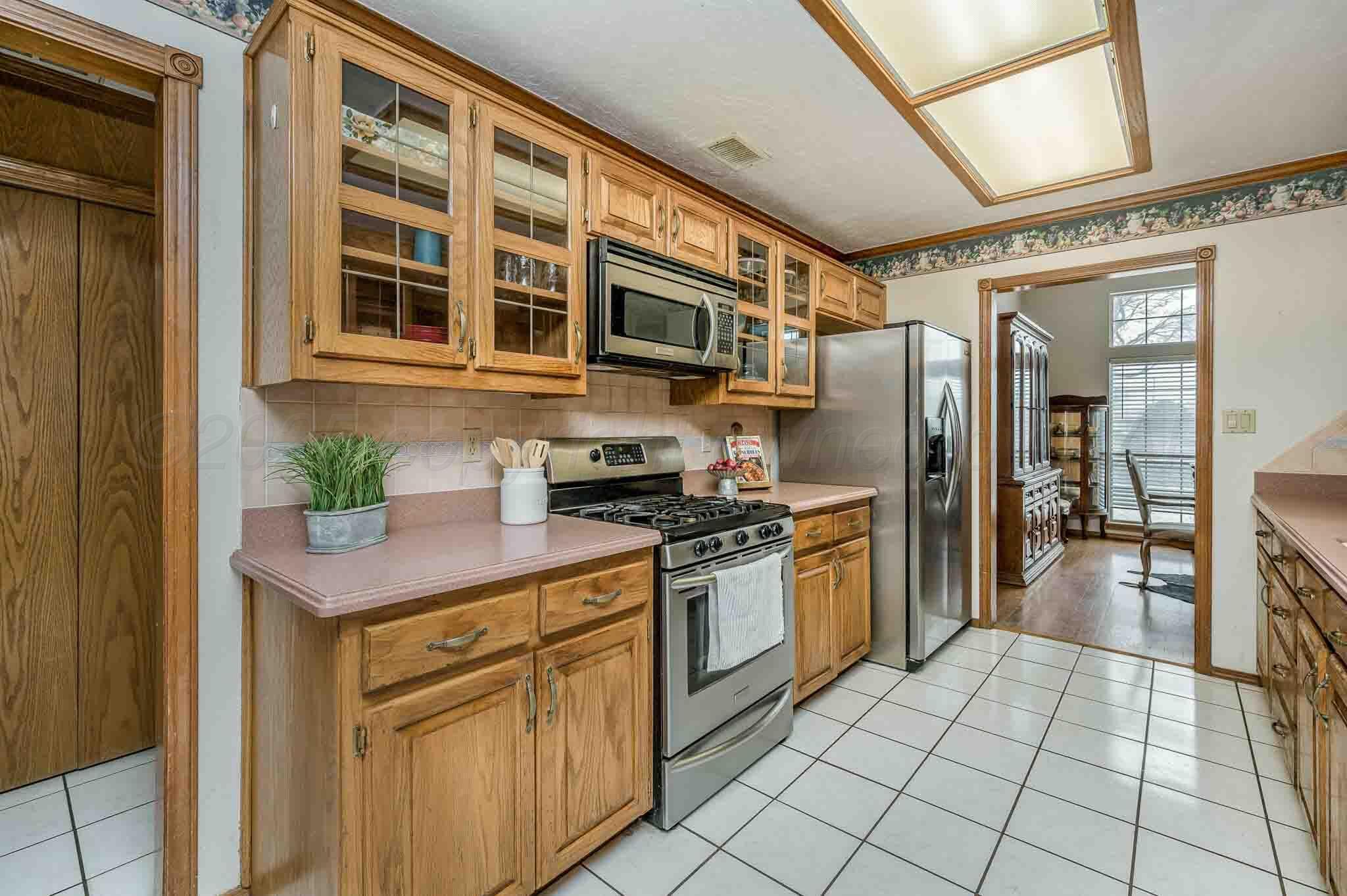 200 Tanglewood Drive Amarillo, TX 79118 - Photo 9 of 29 200 Tanglewood Dr. Kitchen