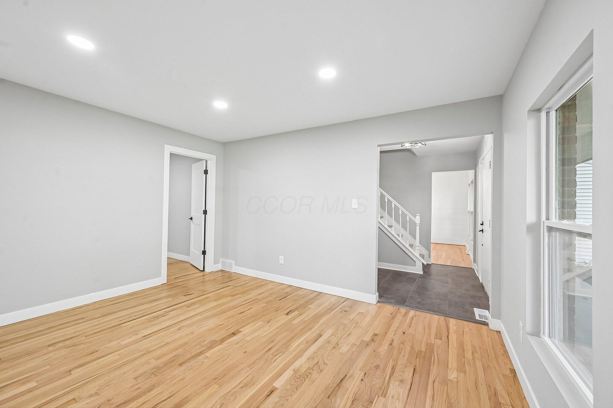 957 Old Farm Road Columbus, OH 43213 - Photo 16 of 43 16
