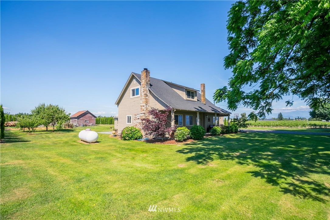 2210 Pangborn Road Lynden, WA 98264 - Photo 3 of 25