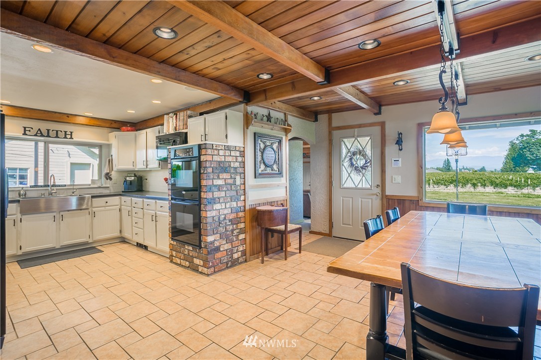 2210 Pangborn Road Lynden, WA 98264 - Photo 6 of 25