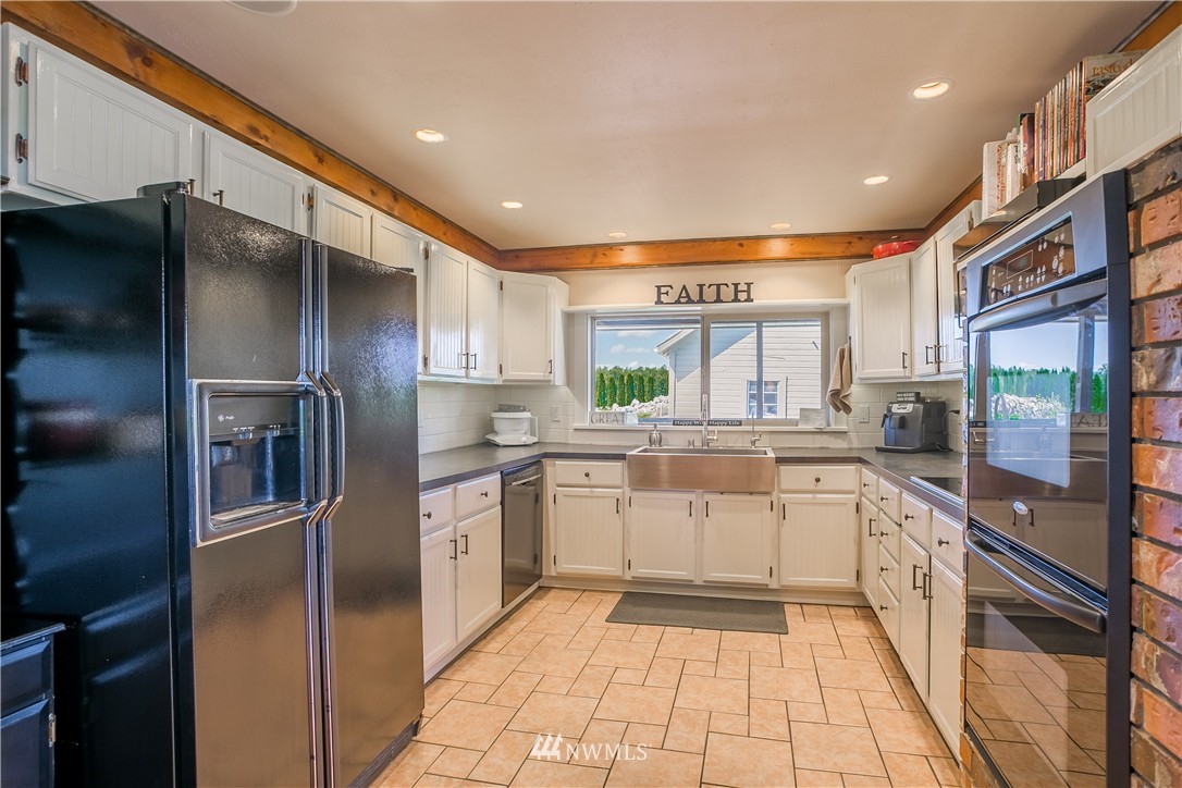 2210 Pangborn Road Lynden, WA 98264 - Photo 8 of 25