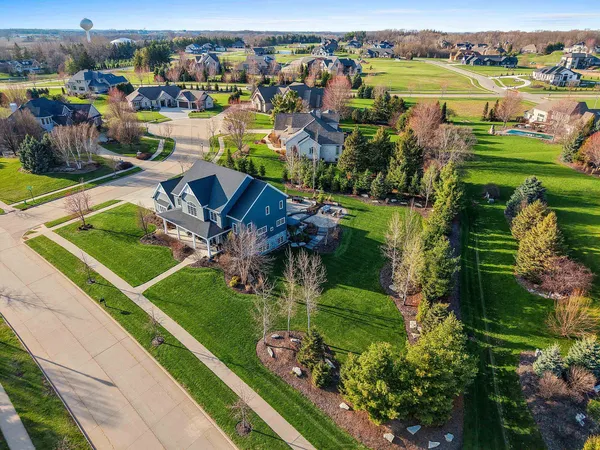 $1,375,000 | 2324 East Highpond Crossing, Appleton, WI 54913