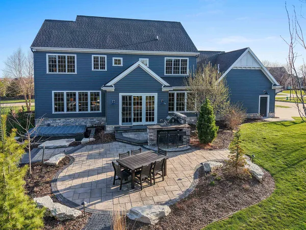 $1,375,000 | 2324 East Highpond Crossing, Appleton, WI 54913