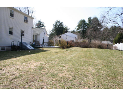 521 Belknap Road Framingham, MA 01701 - Photo 2 of 4 Gallery Image 2