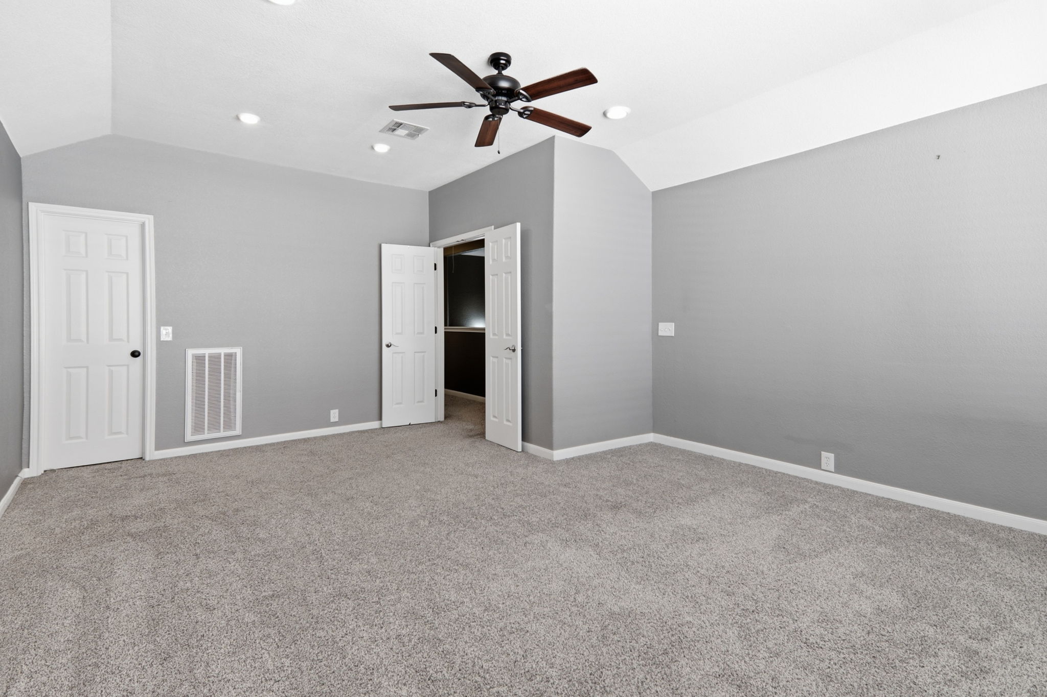 2157 Paradise Ridge Drive Round Rock, TX 78665 - Photo 27 of 34 a view of an empty room