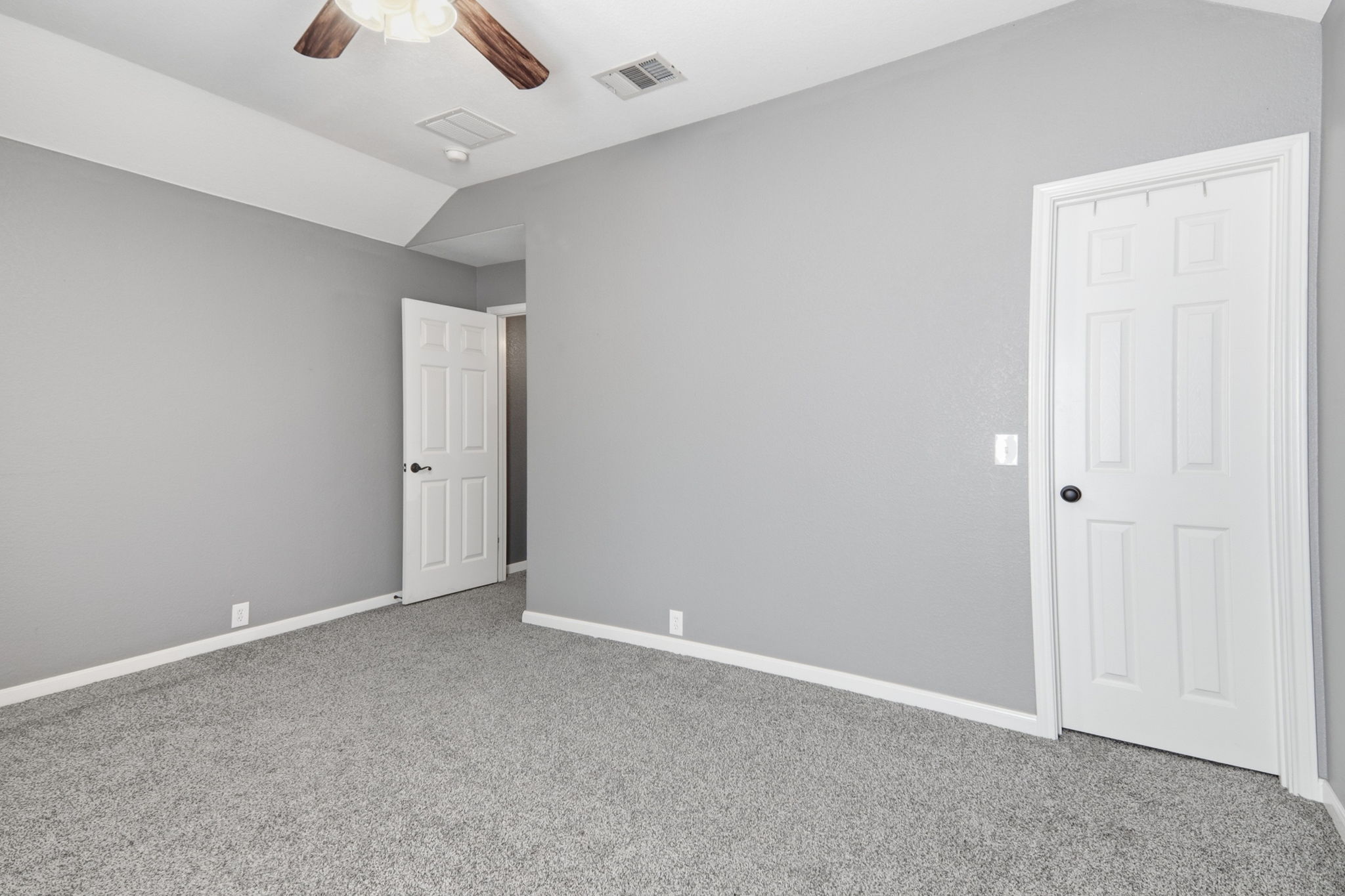 2157 Paradise Ridge Drive Round Rock, TX 78665 - Photo 30 of 34 a view of an empty room