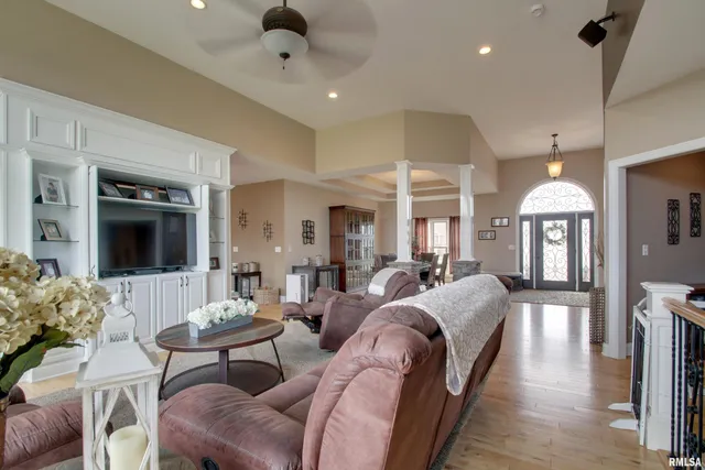 $617,500 | 3337 Hunter Road, Quincy, IL 62305