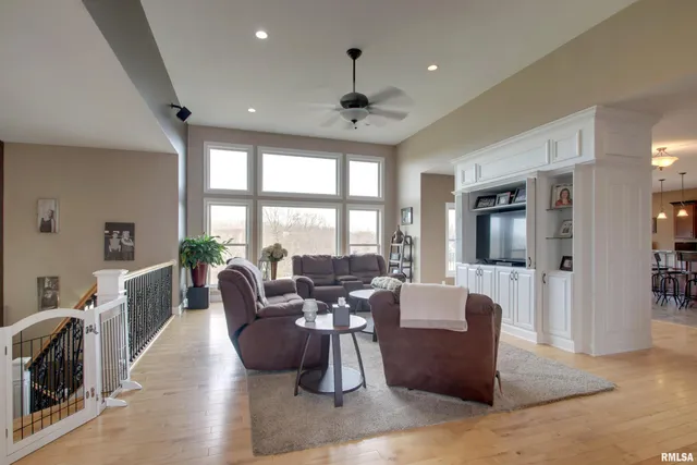 $617,500 | 3337 Hunter Road, Quincy, IL 62305