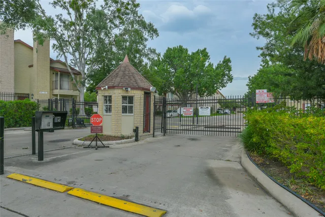 $143,000 | 2120 El Paseo Street, Unit 2614, Houston, TX 77054