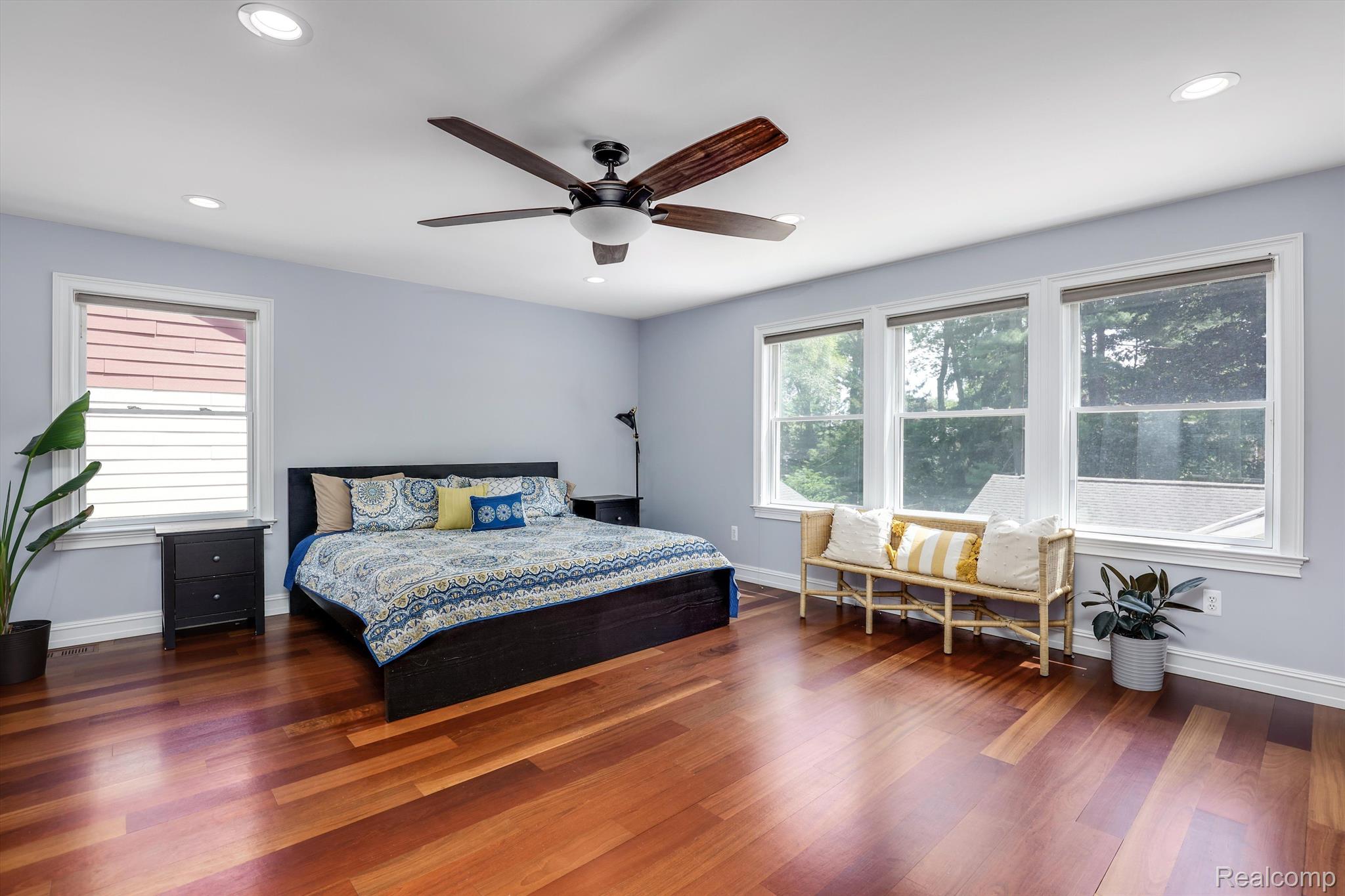236 Woodside Road Royal Oak, MI 48073 - Photo 20 of 44 Large primary bedroom with lots of natural light