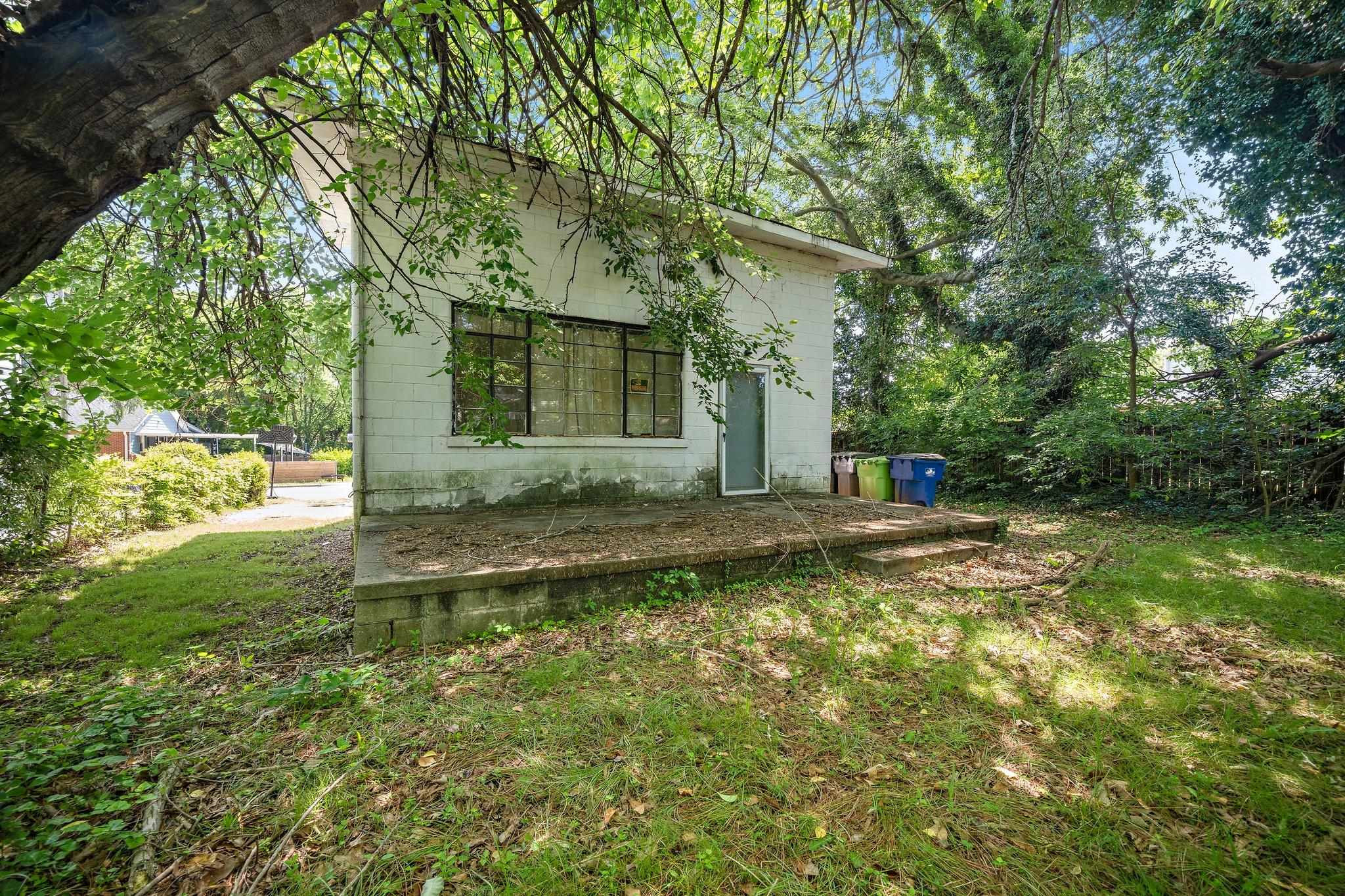 210 Lincoln Court Raleigh, NC 27610 - Photo 3 of 12 Photo 3