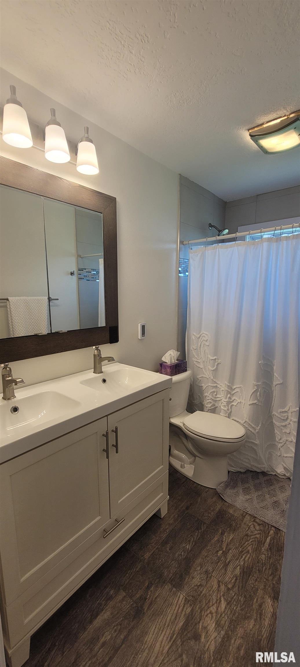 2751 Brookview Road Muscatine, IA 52761 - Photo 14 of 22 Gallery Image 14