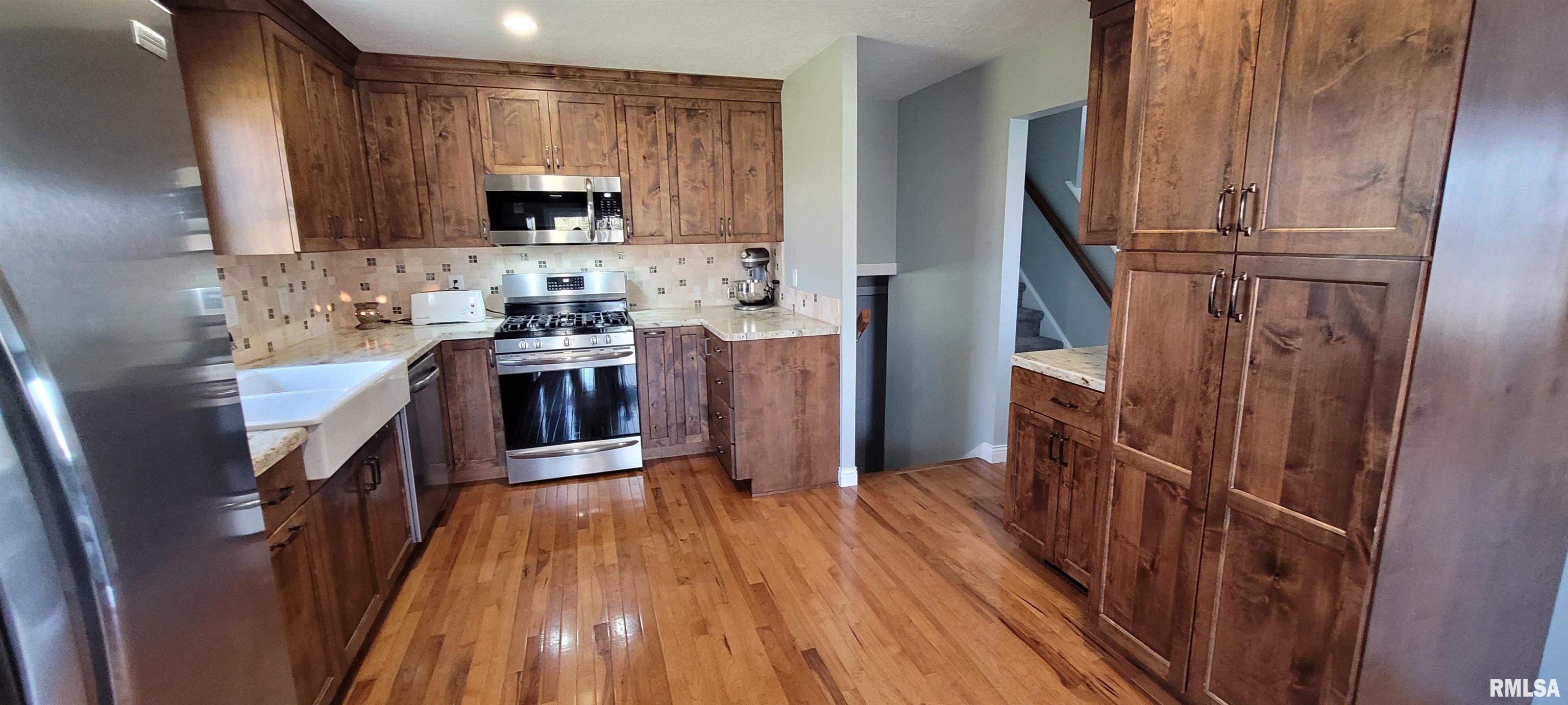 2751 Brookview Road Muscatine, IA 52761 - Photo 6 of 22 Gallery Image 6