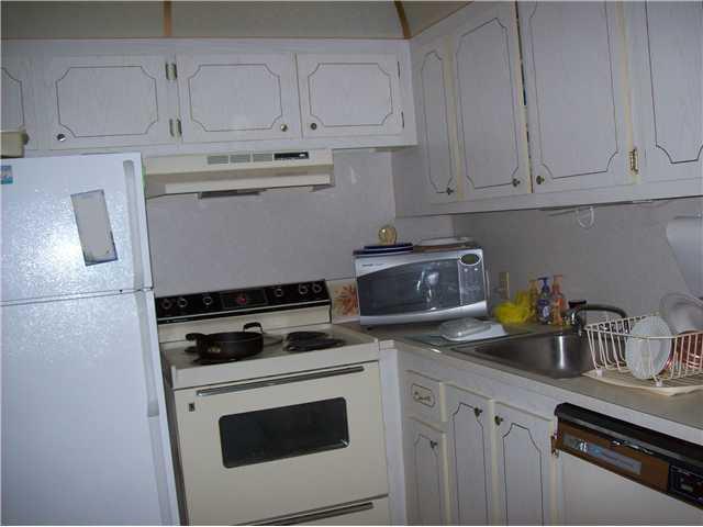 21 Preston A, Unit 21 Boca Raton, FL 33434 - Photo 5 of 9 Kitchen