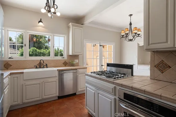 $1,995,000 | 4485 Myrtle Avenue, Long Beach, CA 90807