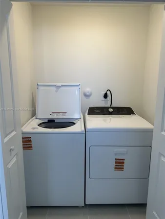 $2,300 | 2713 Southeast 26th Road, Homestead, FL 33035