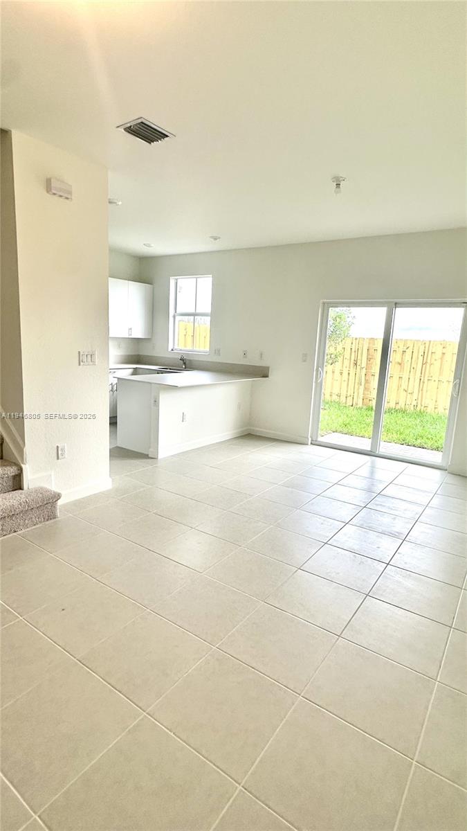 2713 Southeast 26th Road Homestead, FL 33035 - Photo 9 of 24