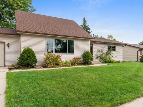 $289,900 | 1378 Irving Circle, Manitowoc, WI 54220