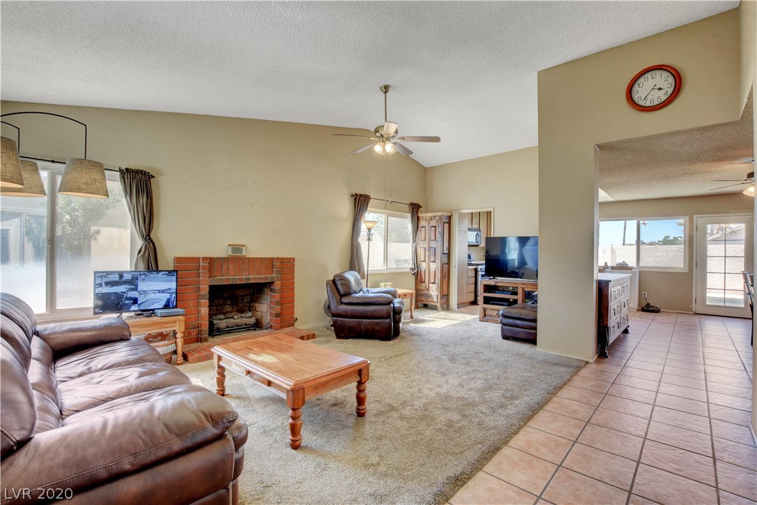 3116 Valleywood Road Henderson, NV 89014 - Photo 6 of 28 Gallery Image 6