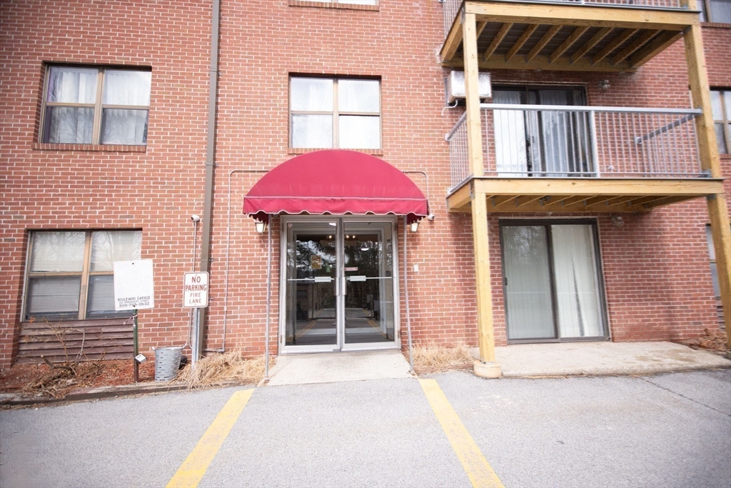 10 Wrentham Road, Unit 212 Worcester, MA 01602 - Photo 28 of 34