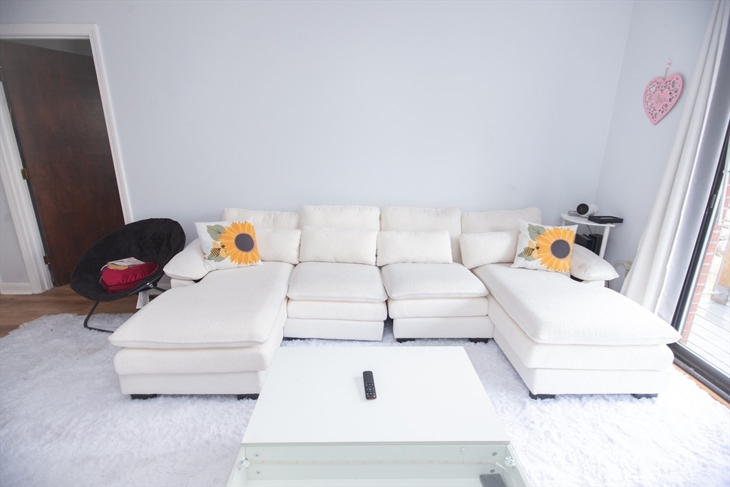 10 Wrentham Road, Unit 212 Worcester, MA 01602 - Photo 3 of 34