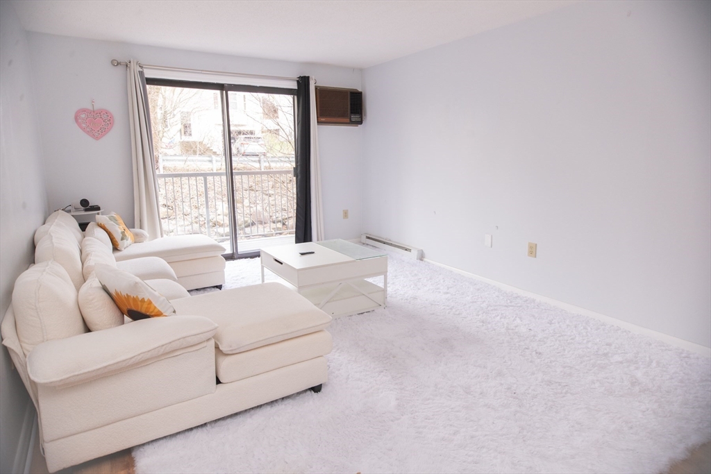 10 Wrentham Road, Unit 212 Worcester, MA 01602 - Photo 4 of 34