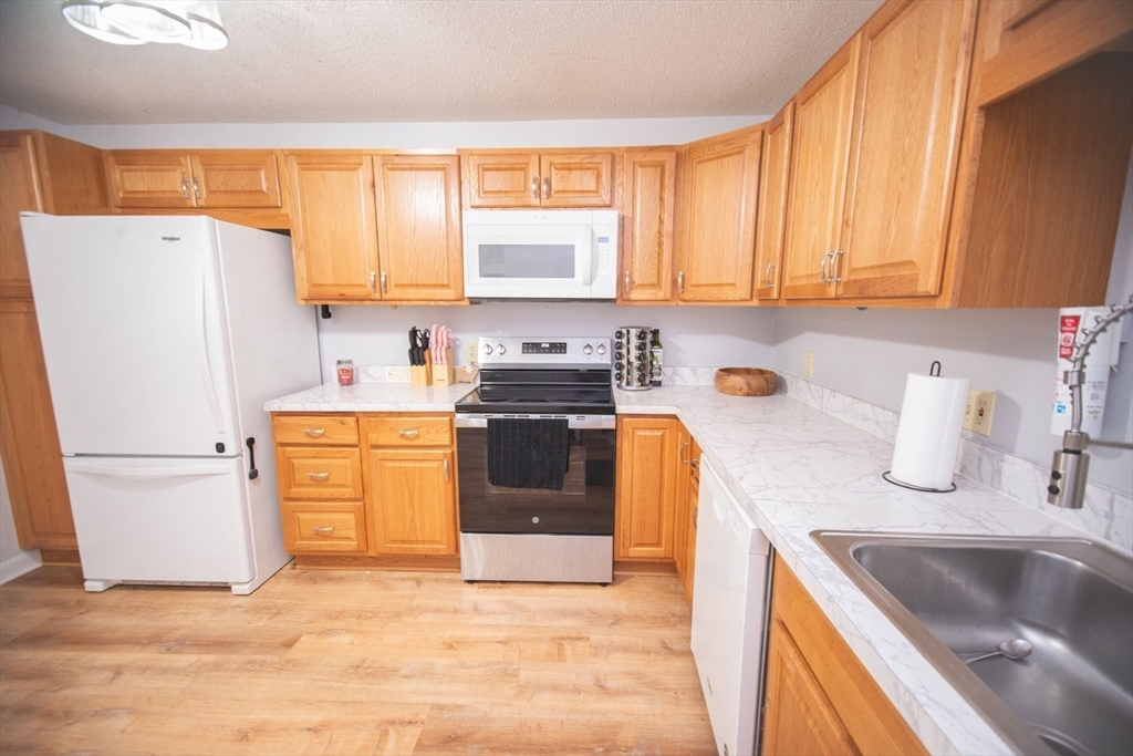 10 Wrentham Road, Unit 212 Worcester, MA 01602 - Photo 10 of 34