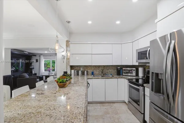 $1,175,000 | 6133 Southwest 44th Terrace, Miami, FL 33155