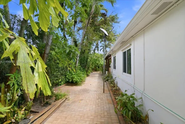 $1,175,000 | 6133 Southwest 44th Terrace, Miami, FL 33155