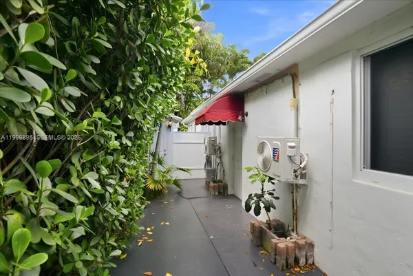 $1,175,000 | 6133 Southwest 44th Terrace, Miami, FL 33155