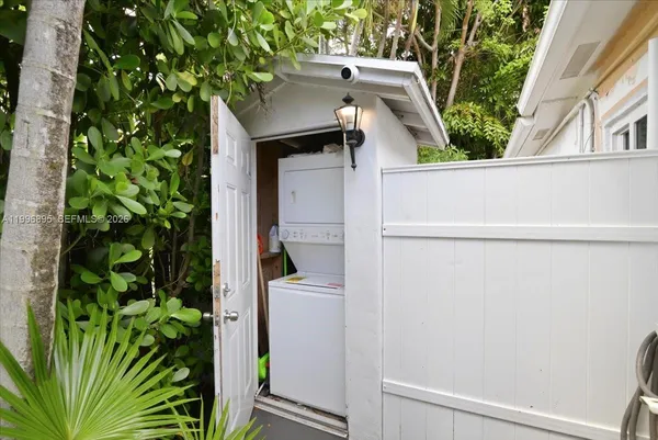 $1,175,000 | 6133 Southwest 44th Terrace, Miami, FL 33155